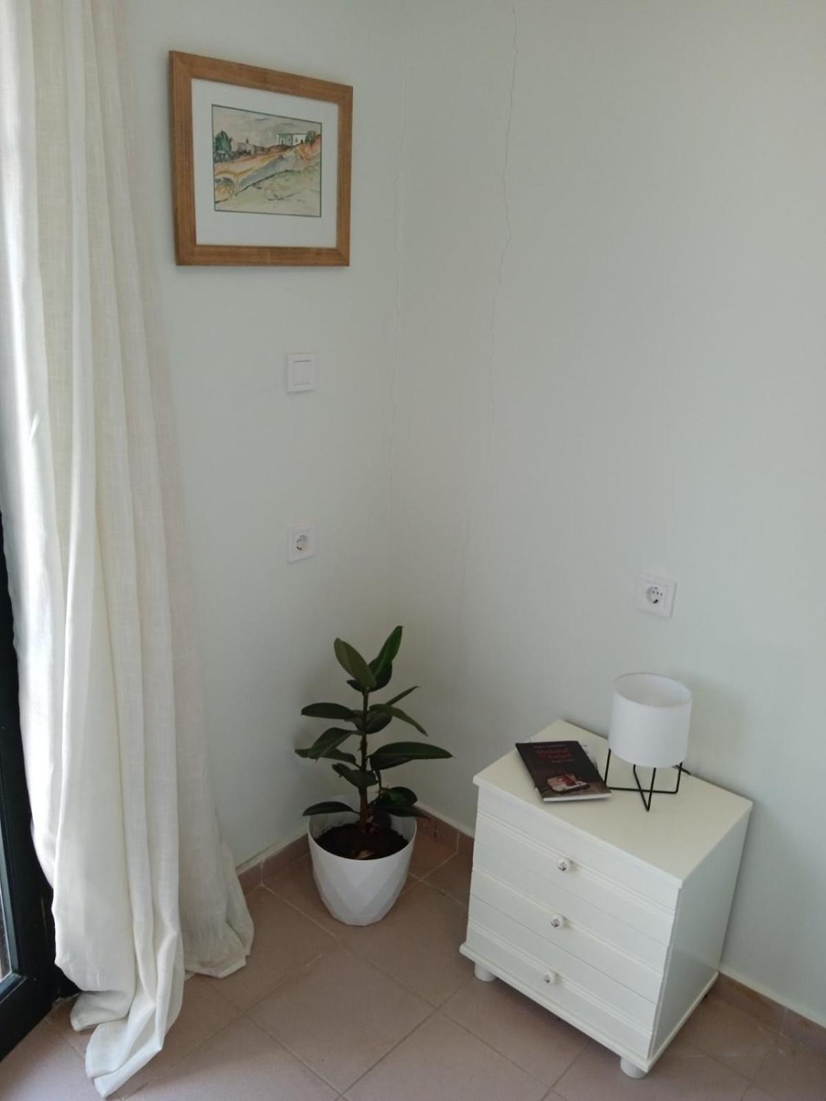 Phoeve Apt-Lovely 1-Br Rental Near The Beach Kalathas Extérieur photo