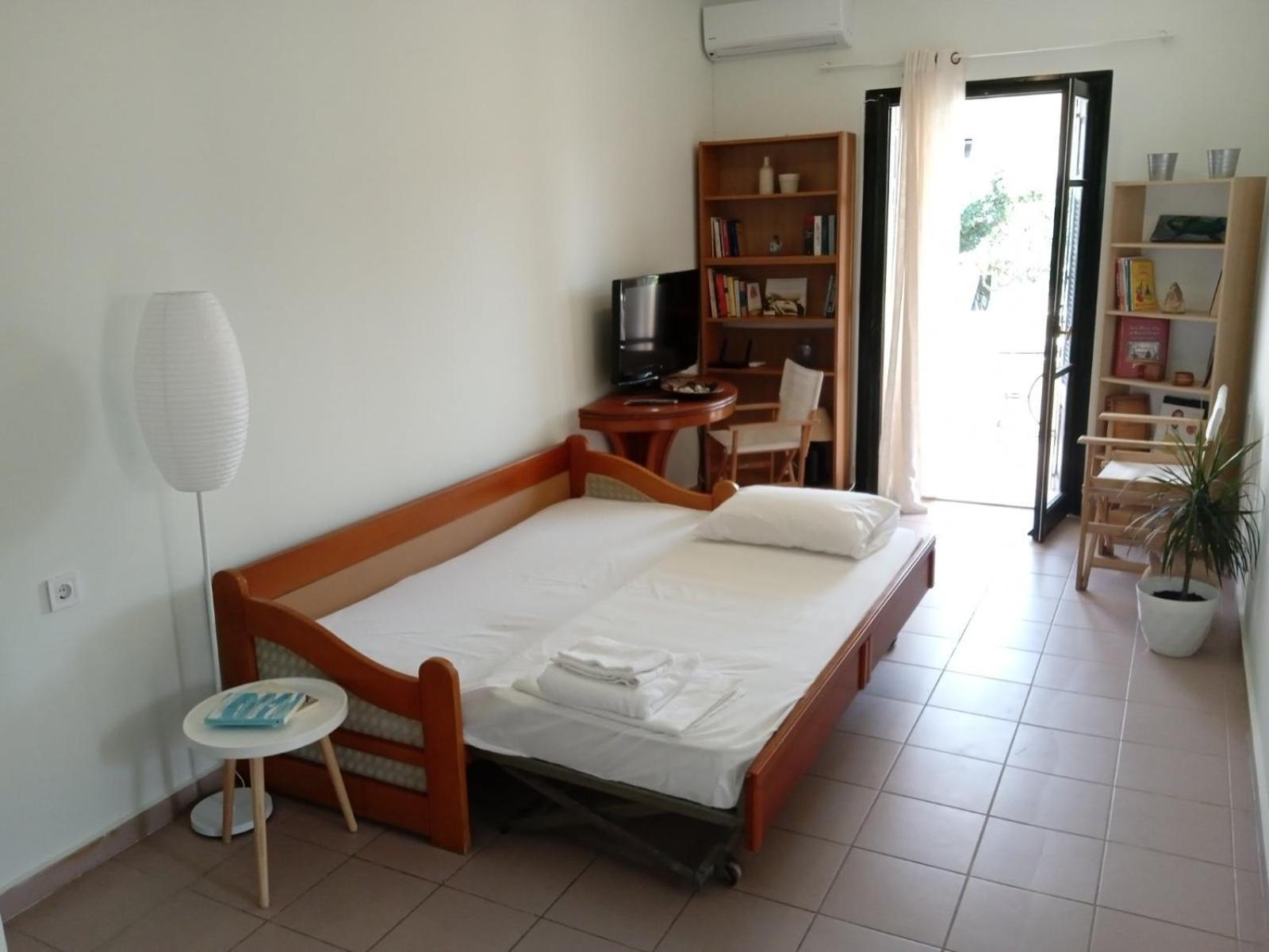 Phoeve Apt-Lovely 1-Br Rental Near The Beach Kalathas Extérieur photo